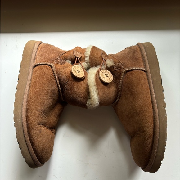 Chestnut Mini Bailey Button II Ugg Boots - Picture 9 of 12